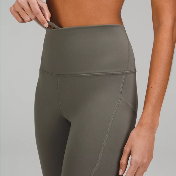 Wunder Train High-Rise Tight with Pockets 25" - Picture 3 of 3